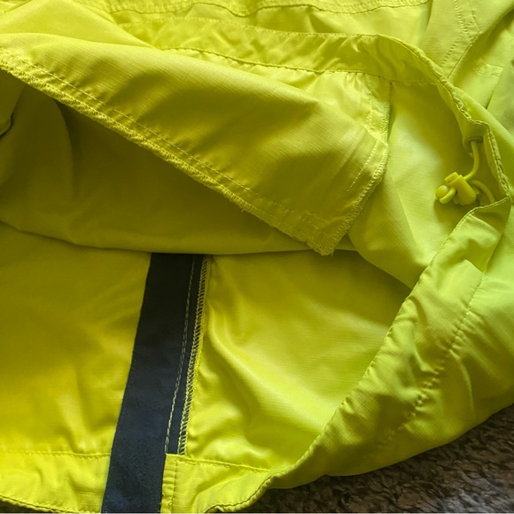 Performance Women's Medium Neon Yellow Bike Jacket Cycling Run Reflective Safety - Picture 8 of 9